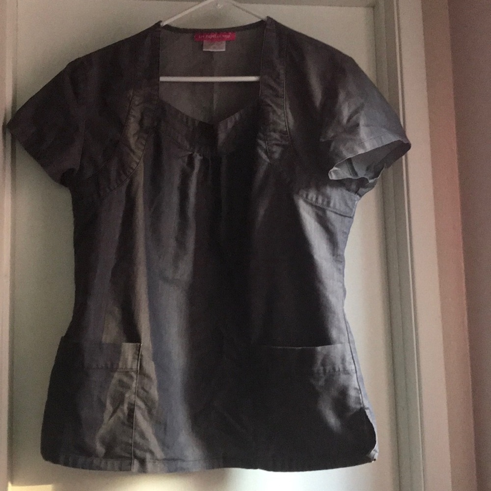 Gray scrub top size medium